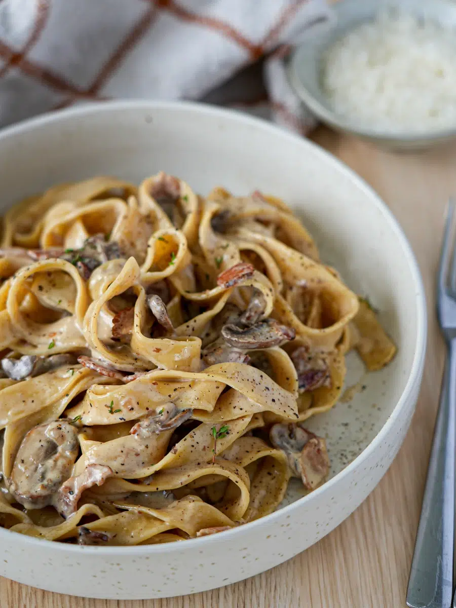 Creamy Mushroom and Bacon Fettuccine